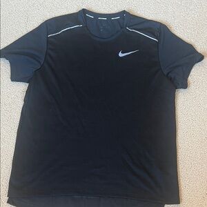 Nike Men's Black Short Sleeve Tee